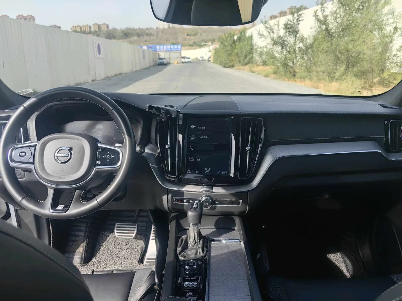 Volvo 2020 XC60 2.0T T5 4-wheel drive Zhiyuan Sports Edition Automatic Gear 6