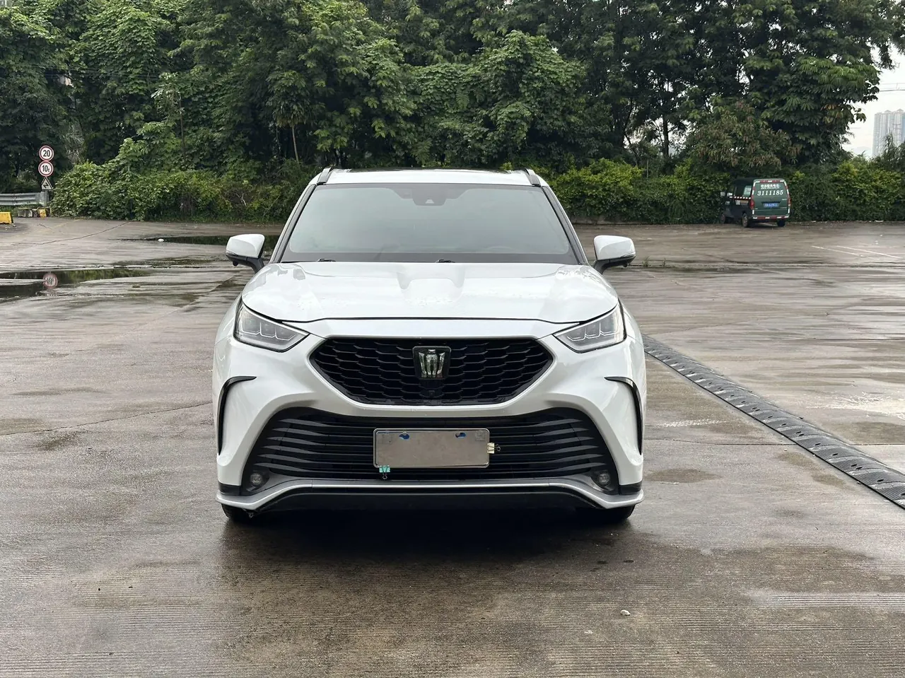 Toyota 2022 Crown Land Release 2.0T Premium Edition Automatic Gear 2