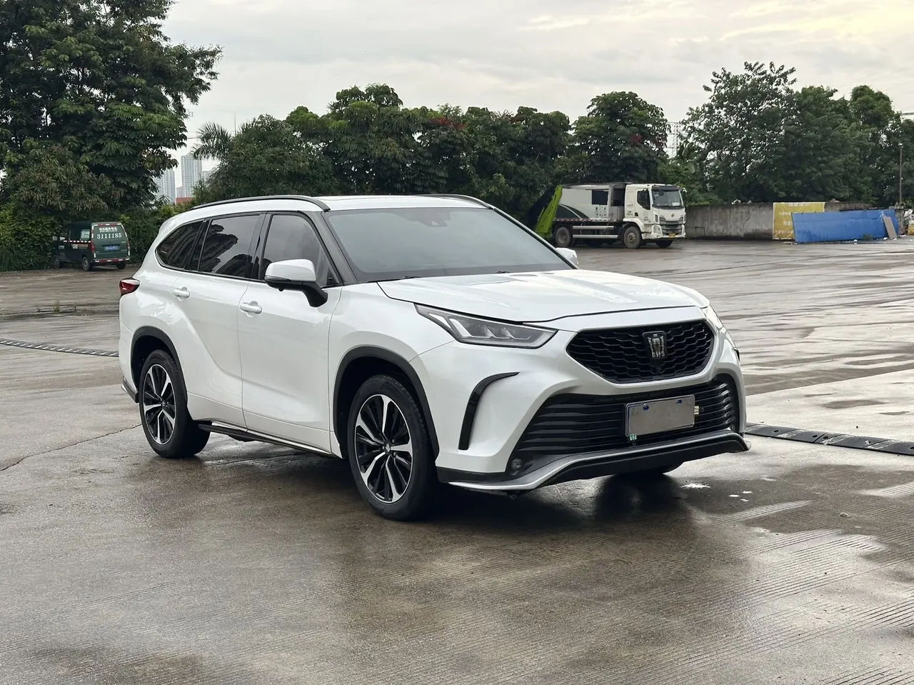 Toyota 2022 Crown Land Release 2.0T Premium Edition Automatic Gear 3