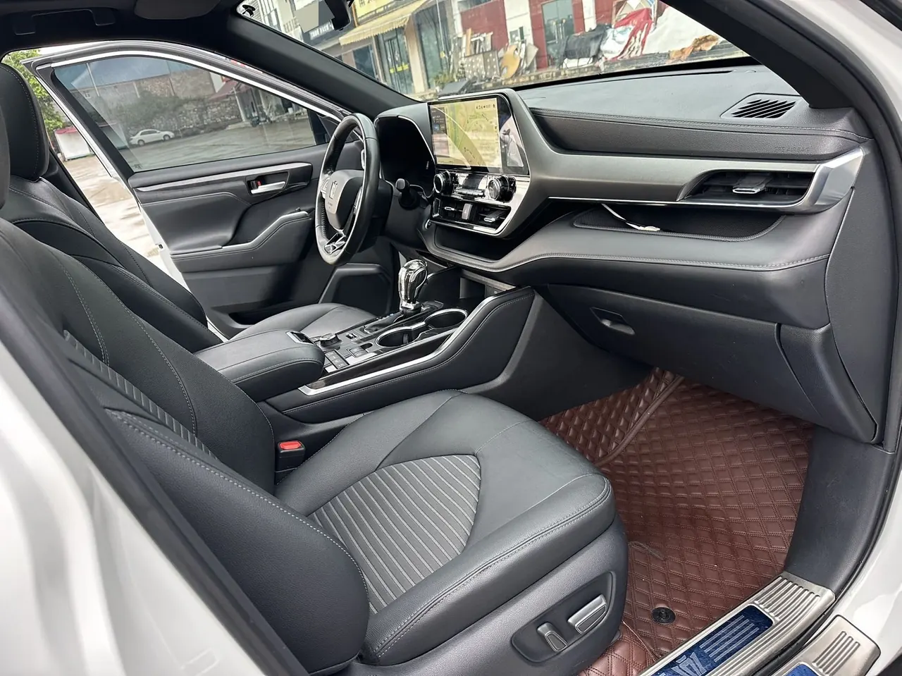 Toyota 2022 Crown Land Release 2.0T Premium Edition Automatic Gear 6