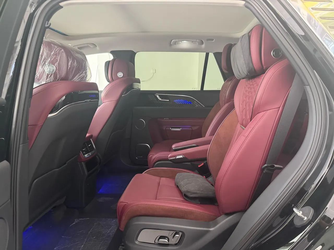 HongQi 2022 E-HS 9 690km Flag Edition 6-seat Automatic Gear 5