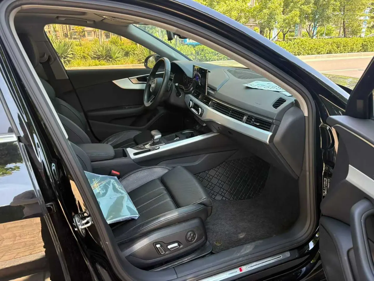 Audi 2024 A4L 2.0TFSI 40TFSI Fashion Dynamic Automatic 9