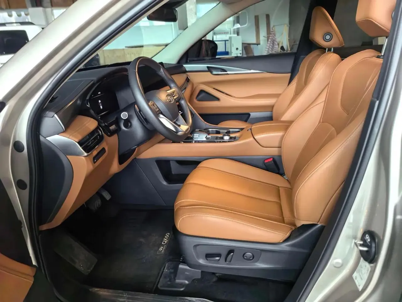 Infiniti 2024 QX60 2.0T 4-wheel drive excellent automatic gear 3