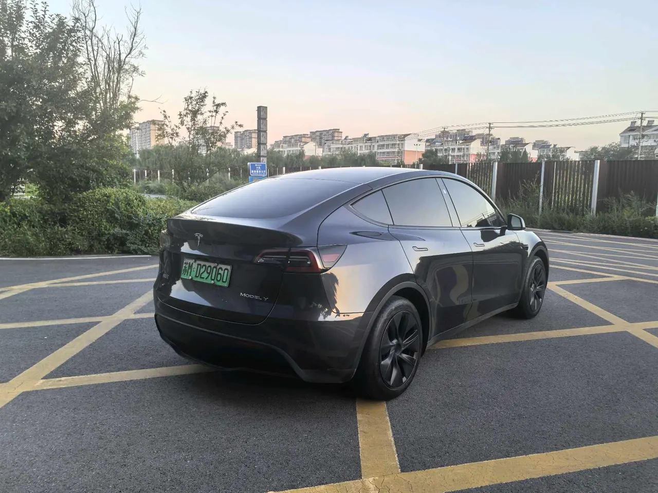Tesla 2024 Model Y rear-wheel drive version automatic transmission 4