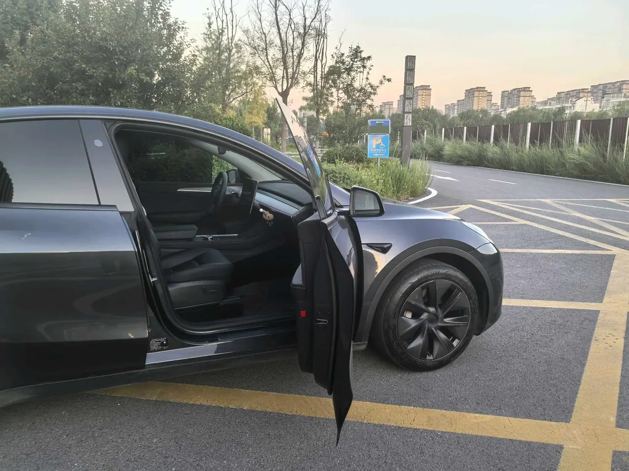 Tesla 2024 Model Y rear-wheel drive version automatic transmission 9