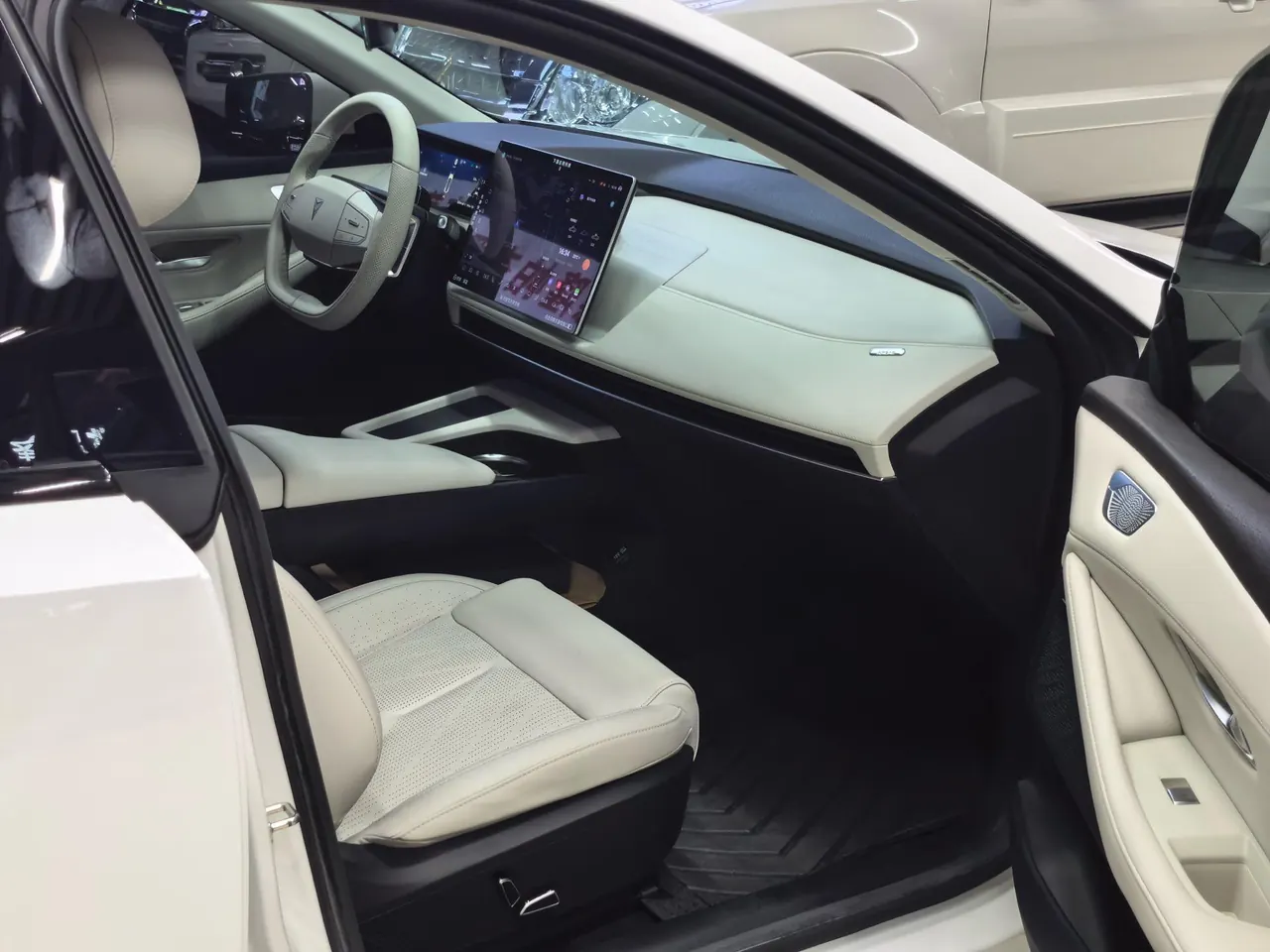ChangAn Deepal 2022 SL03 1200 Range-extended Automatic Gear 8