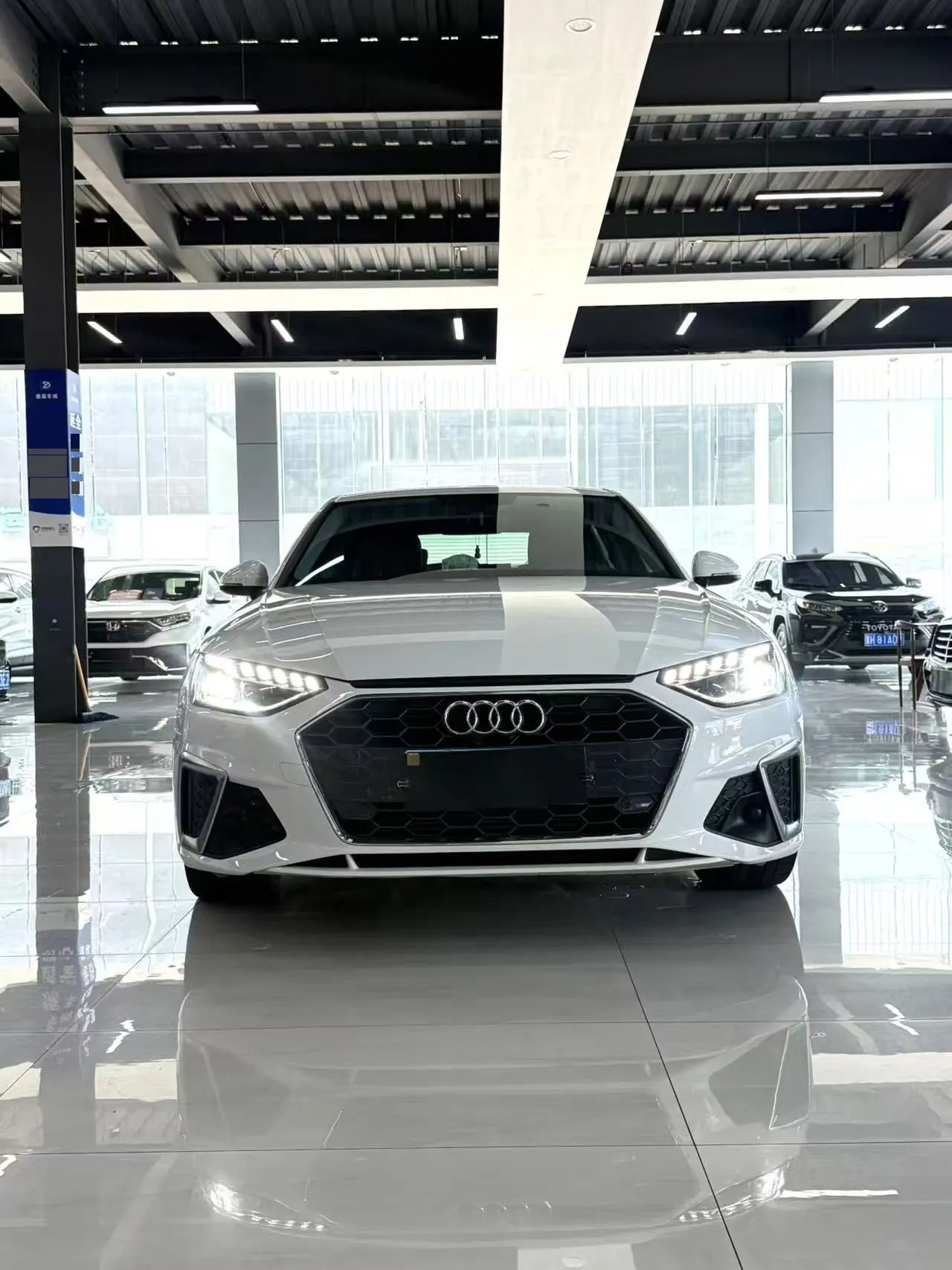 Audi 2022 A4L 2.0TFSI 40TFSI Fashion Dynamic Automatic 6