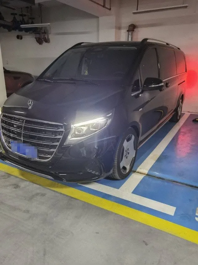 Mercedes Benz V 2024V 300 L 48V 2.0T Deluxe Automatic Gear - View 1