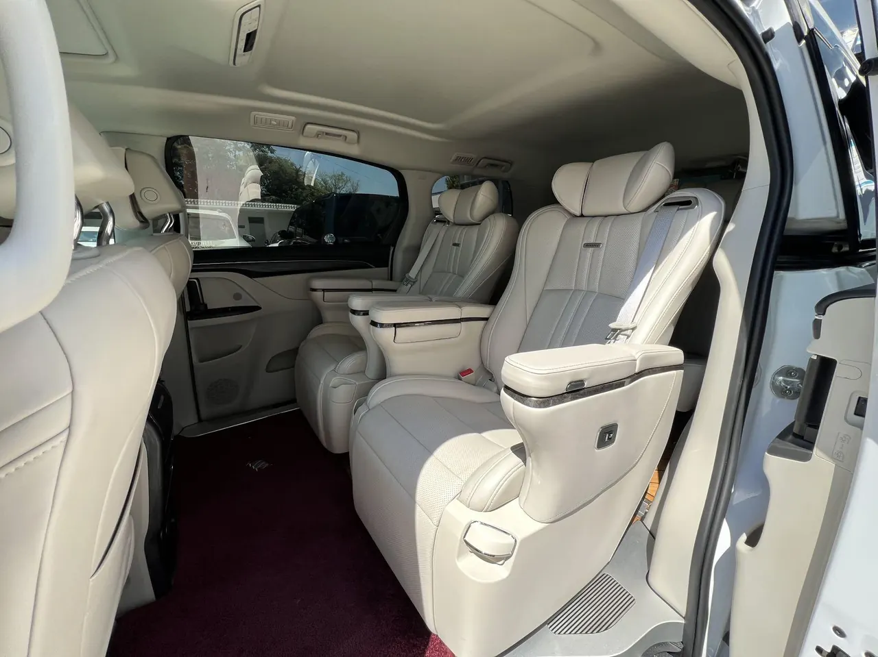 Buick 2022 GL8 ES Lu Zun 48V 2.0T 653T Comfortable Automatic Gear 4