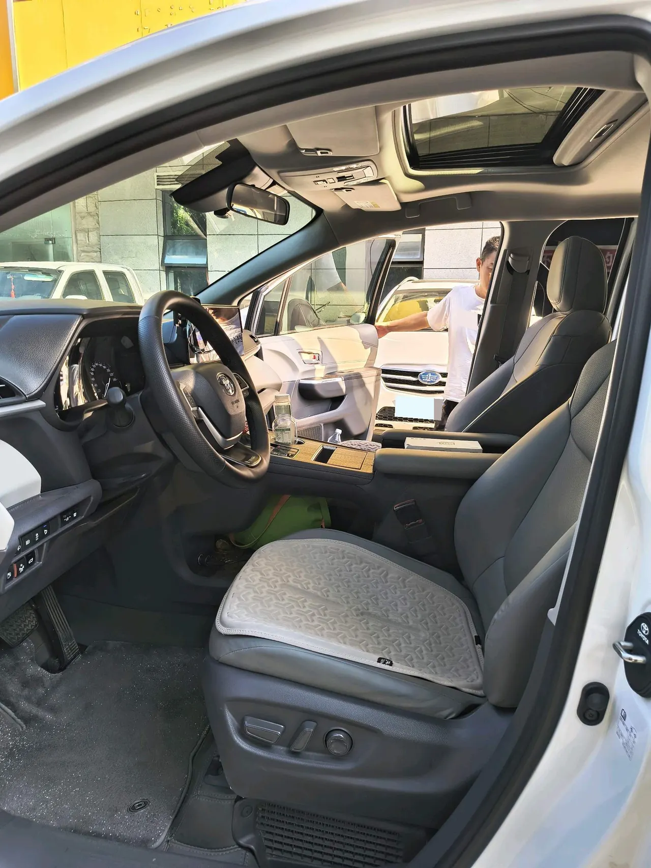Toyota 2024 Grevia HYBRID 2.5 Stepless Comfort Edition Automatic Transmission 15