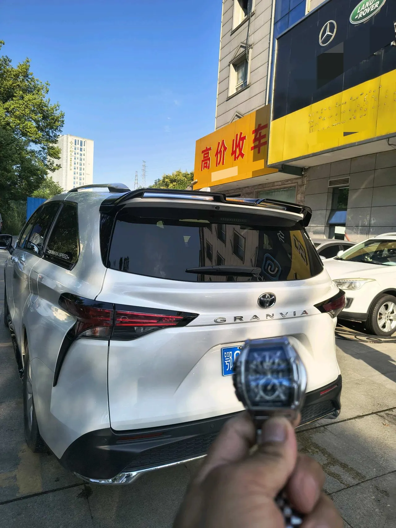 Toyota 2024 Grevia HYBRID 2.5 Stepless Comfort Edition Automatic Transmission 17