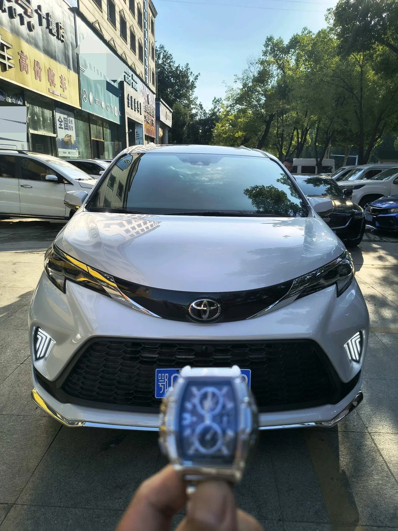 Toyota 2024 Grevia HYBRID 2.5 Stepless Comfort Edition Automatic Transmission 2