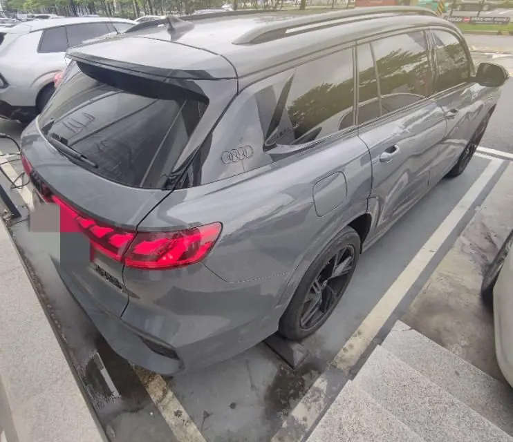 Audi 2022 Q6 2.0TFSI 45TFSI Quattro Shadow Samurai Edition Automatic Gear 2