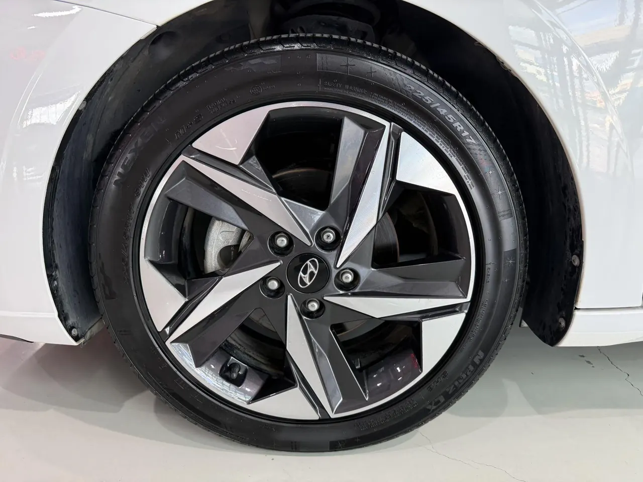 Hyundai 2022 Elantra -3-compartment 1.5 stepless LUX premium automatic gear 15