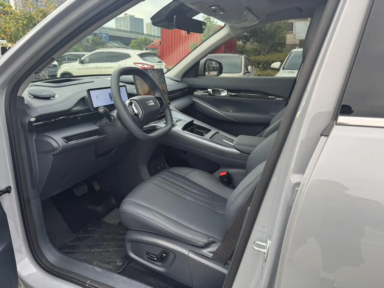 Geely Galaxy 2026 E 5 610km Discovery Edition Automatic Gear 11