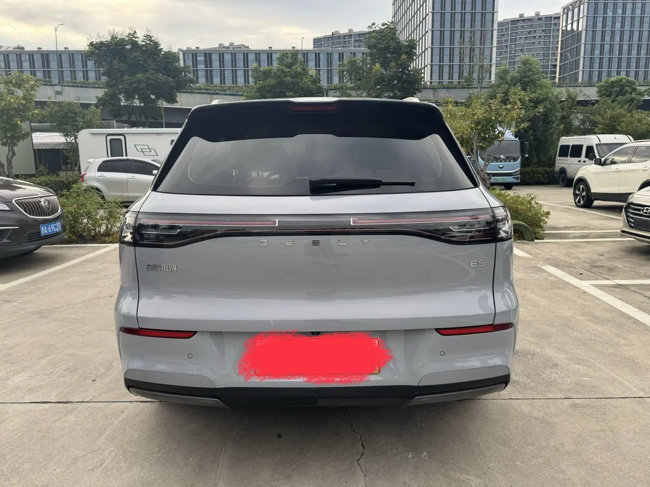 Geely Galaxy 2026 E 5 610km Discovery Edition Automatic Gear 4