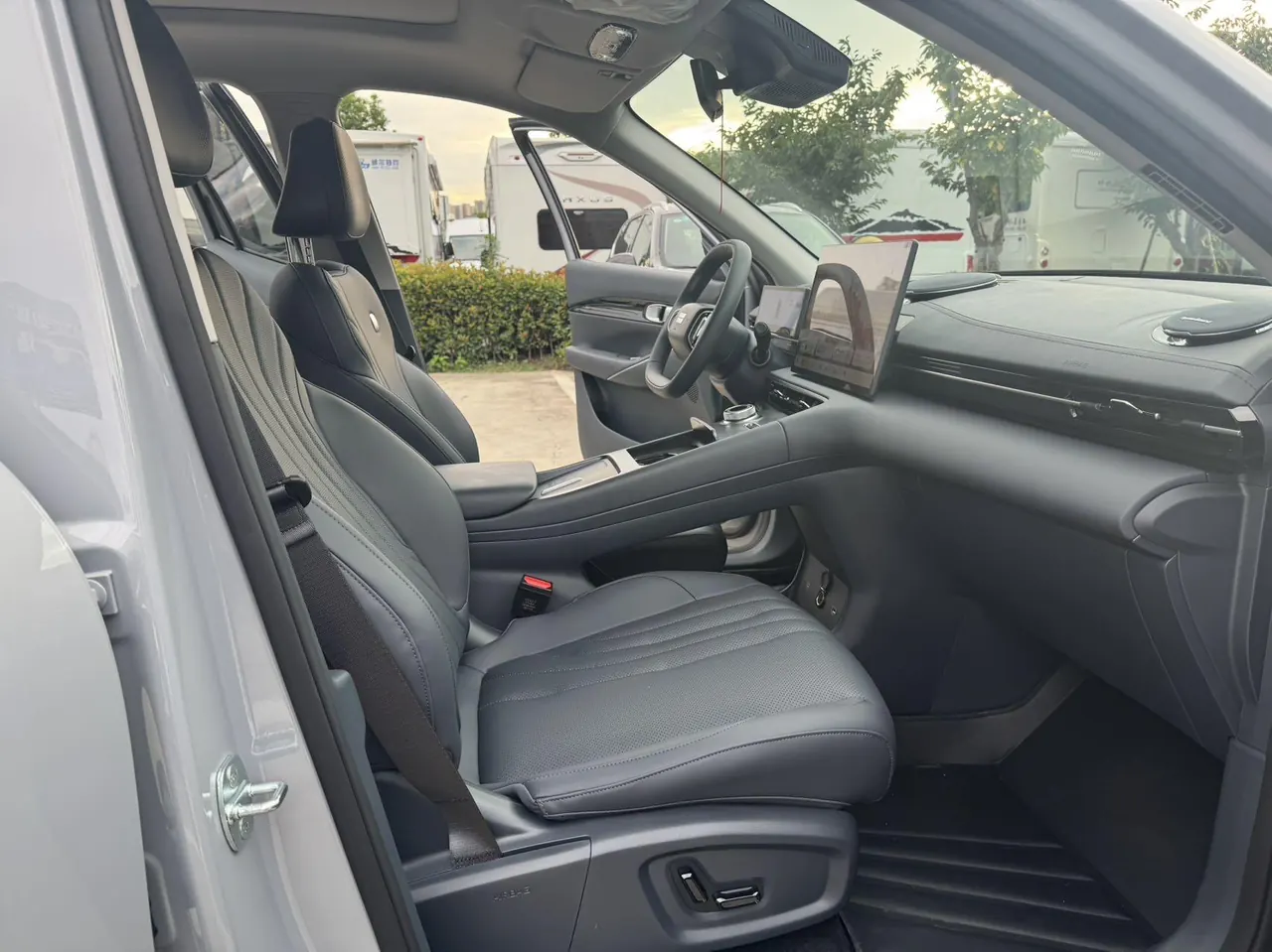 Geely Galaxy 2026 E 5 610km Discovery Edition Automatic Gear 8