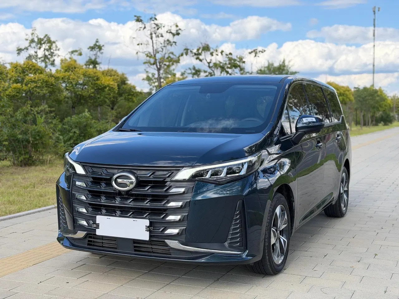 Open image lightbox: Chuanqi 2021 M6 1.5T 270T Premium Edition 7-seat Automatic Gear