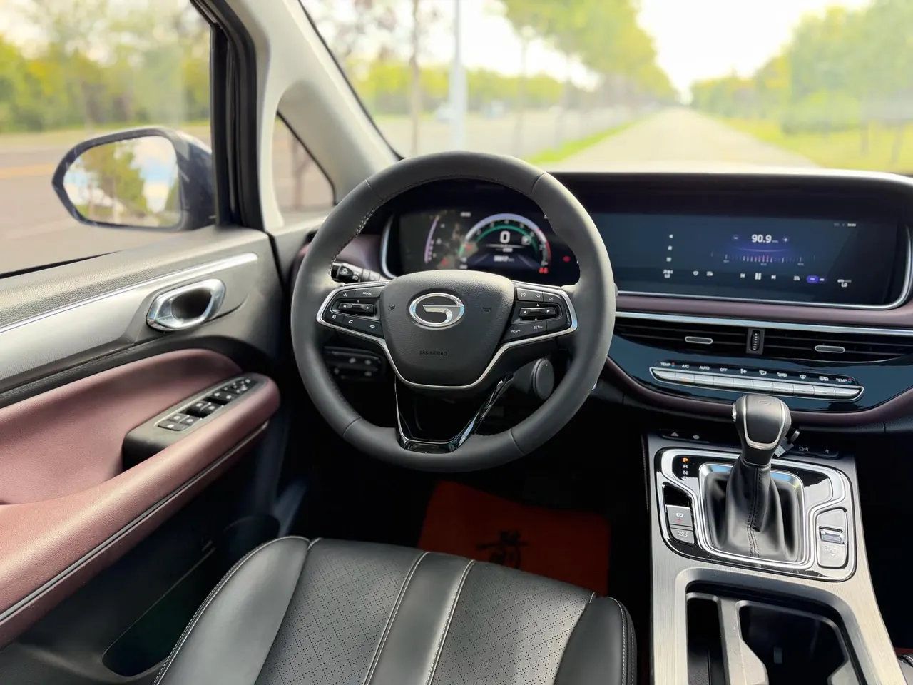 Chuanqi 2021 M6 1.5T 270T Premium Edition 7-seat Automatic Gear 10