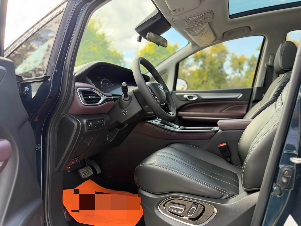 Chuanqi 2021 M6 1.5T 270T Premium Edition 7-seat Automatic Gear 4