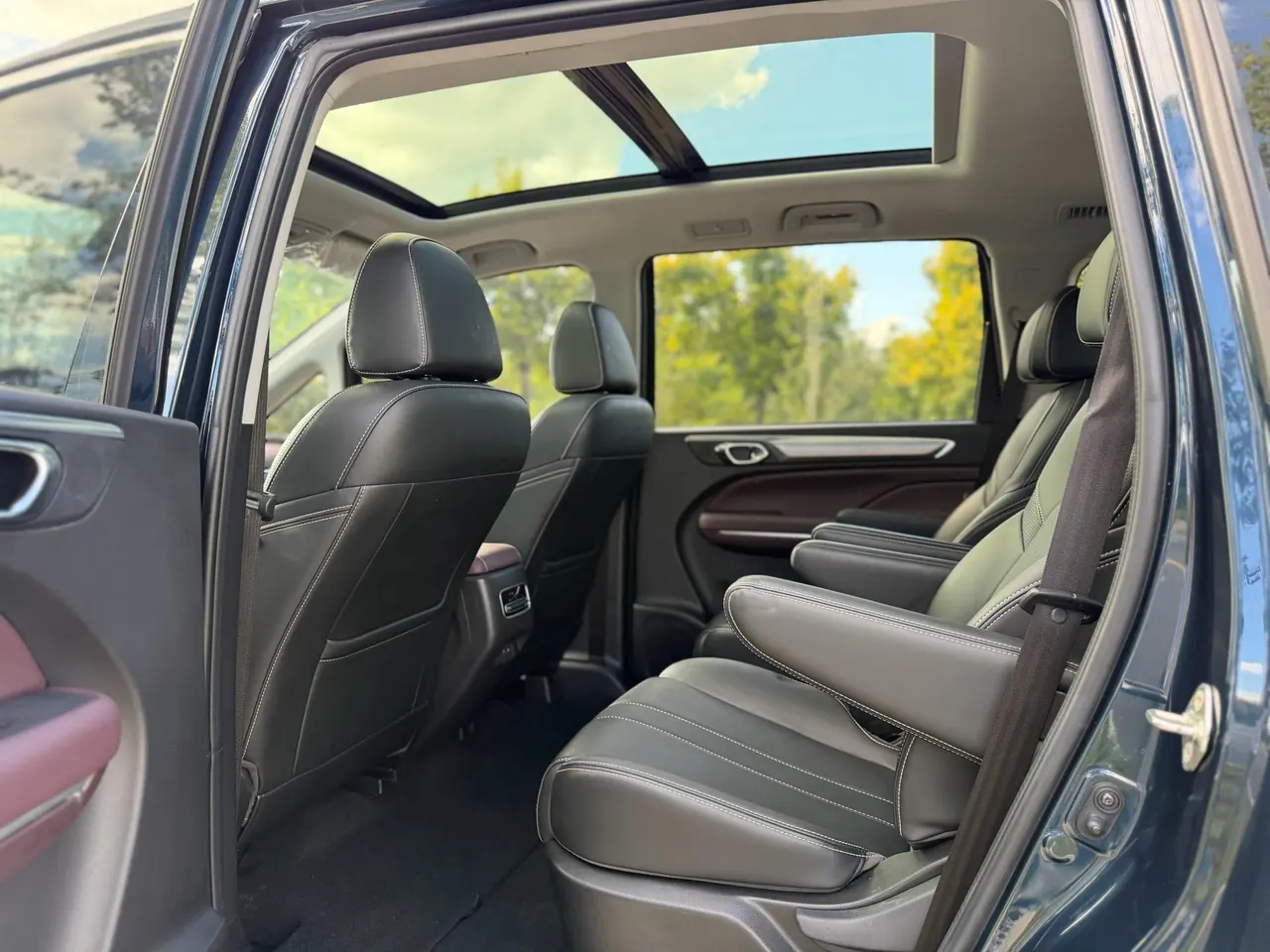 Chuanqi 2021 M6 1.5T 270T Premium Edition 7-seat Automatic Gear 5