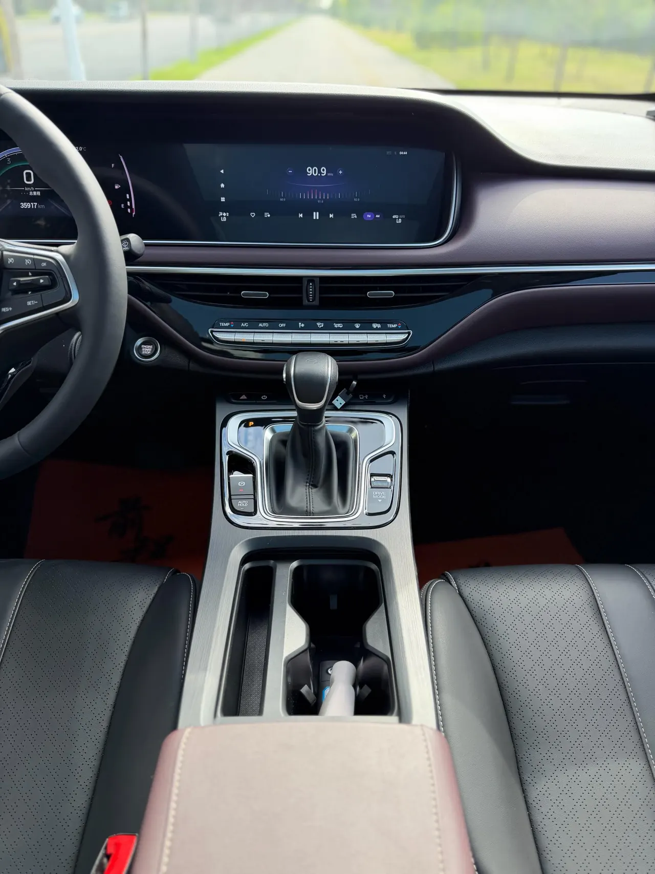 Chuanqi 2021 M6 1.5T 270T Premium Edition 7-seat Automatic Gear 8