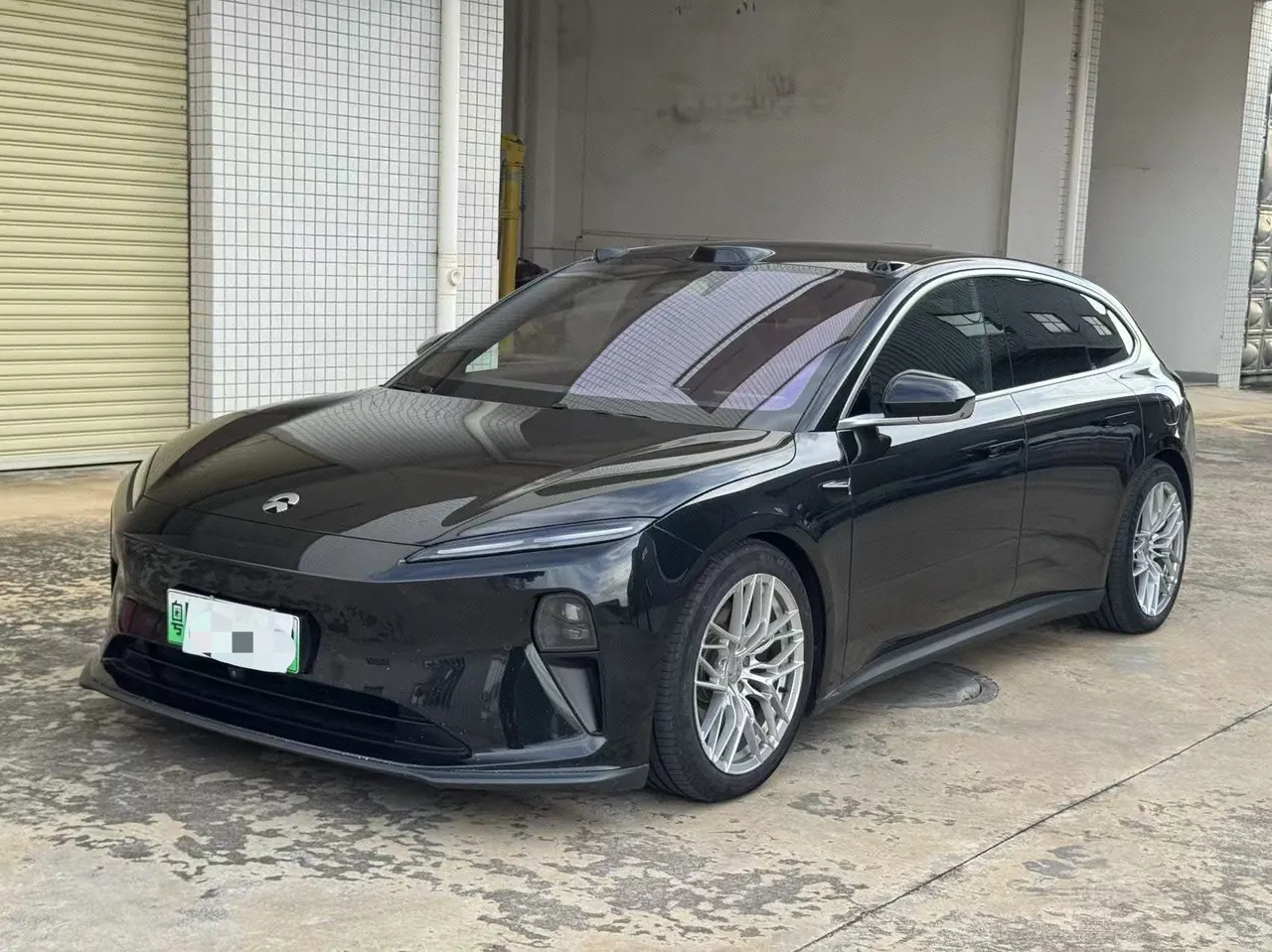 Open image lightbox: NIO 2024 ET5T 75kWh Touring automatic