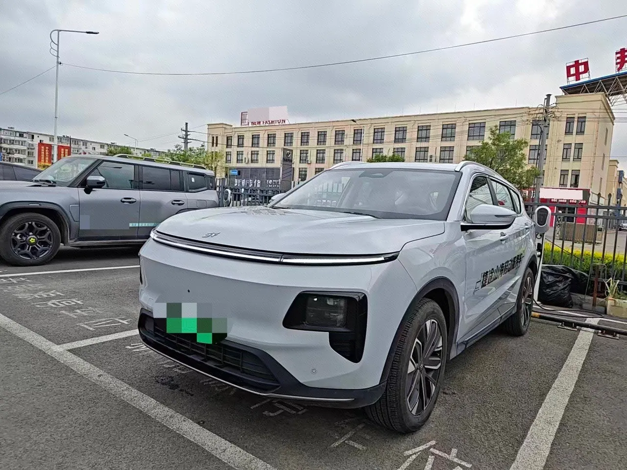 Jetour 2024 ShanHai L7 1.5T 120km ULTRA 7-seat automatic gear - View 1