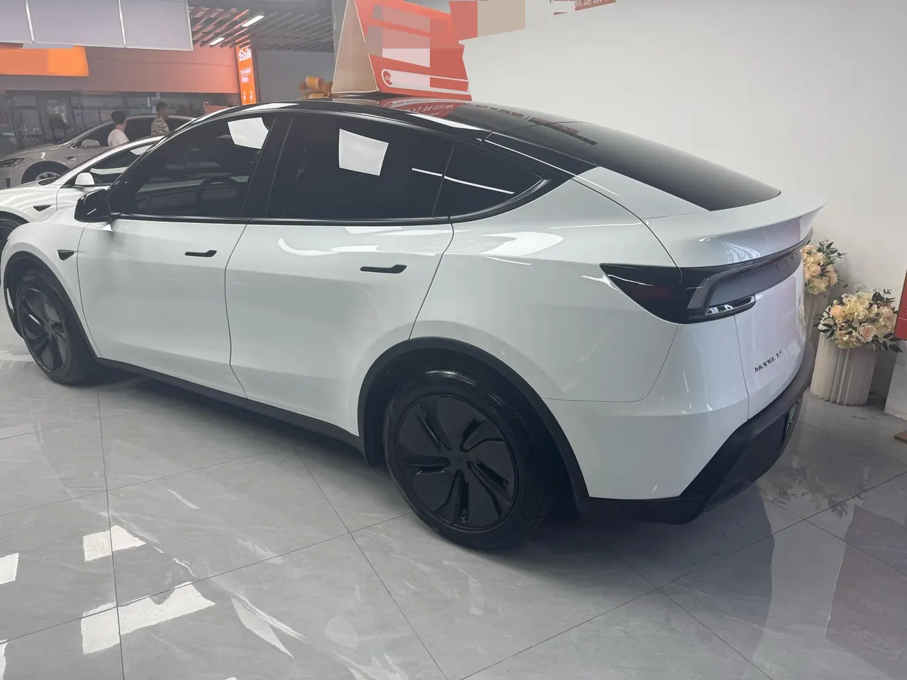 Tesla 2026 Model Y long endurance all-wheel drive version automatic transmission 3