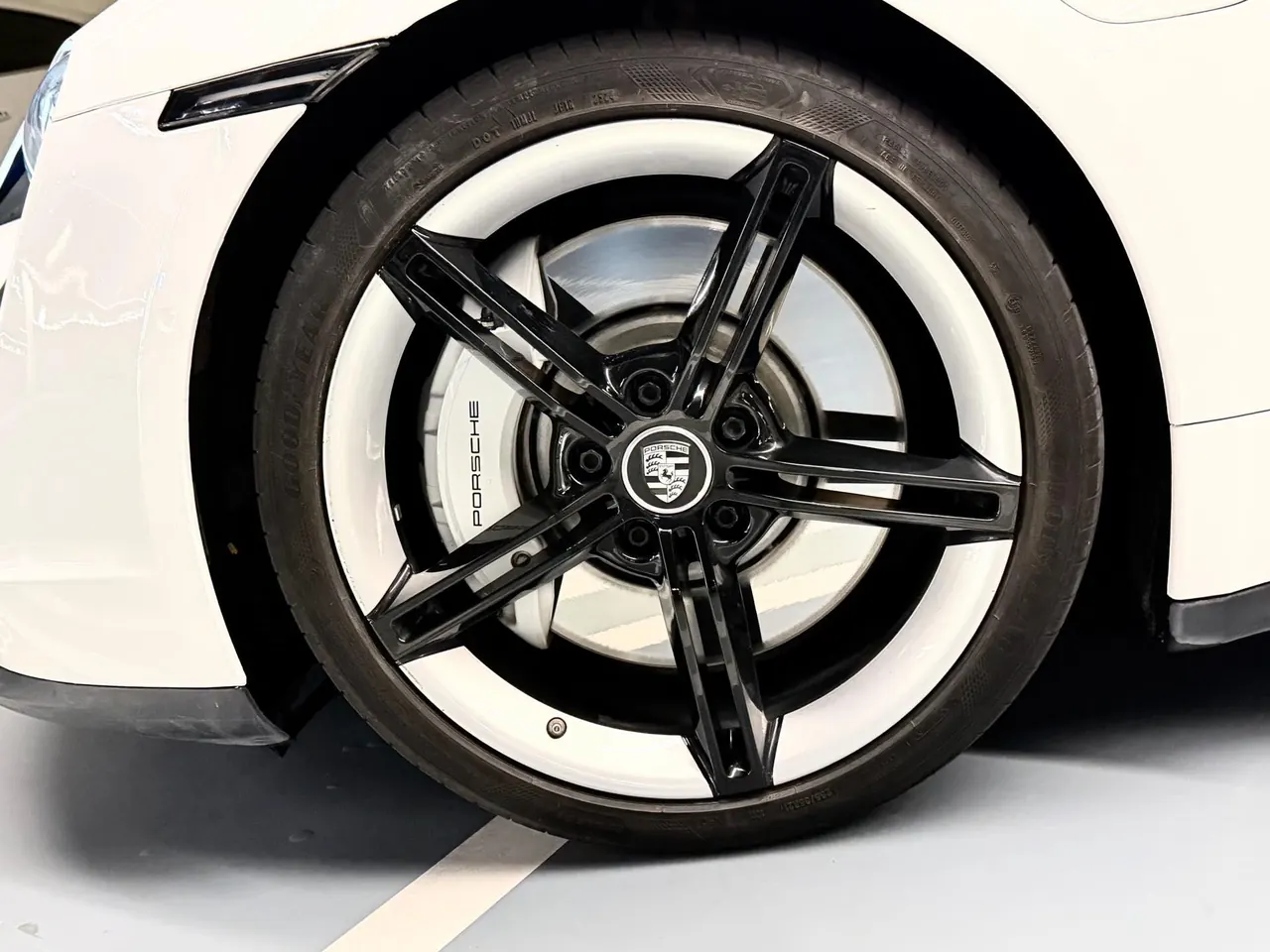 Porsche Taycan (Imported) 2020 Taycan Taycan Automatic 14
