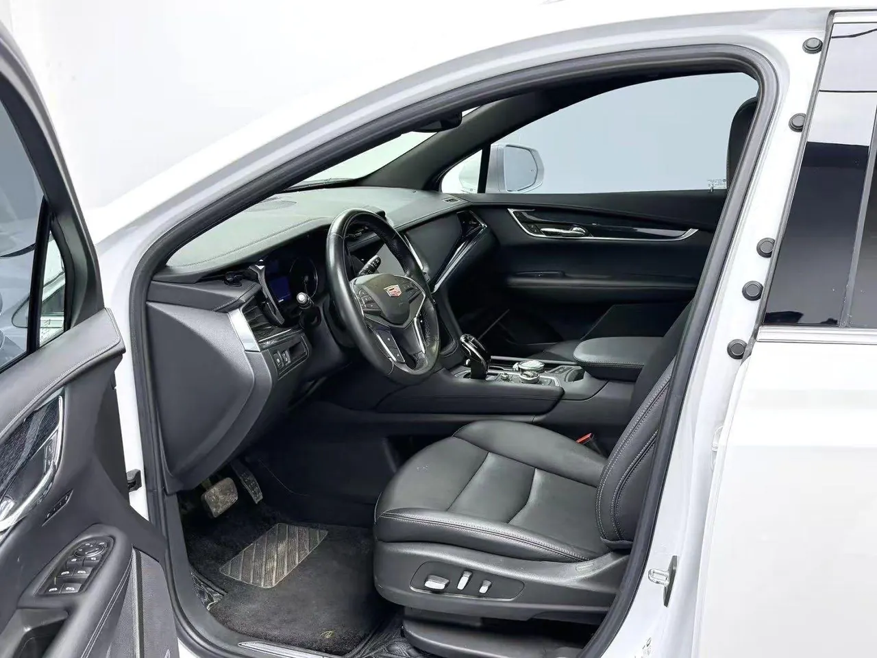 Cadillac 2022 XT5 48V 2.0T Two-Drive Luxury Automatic Gear 4