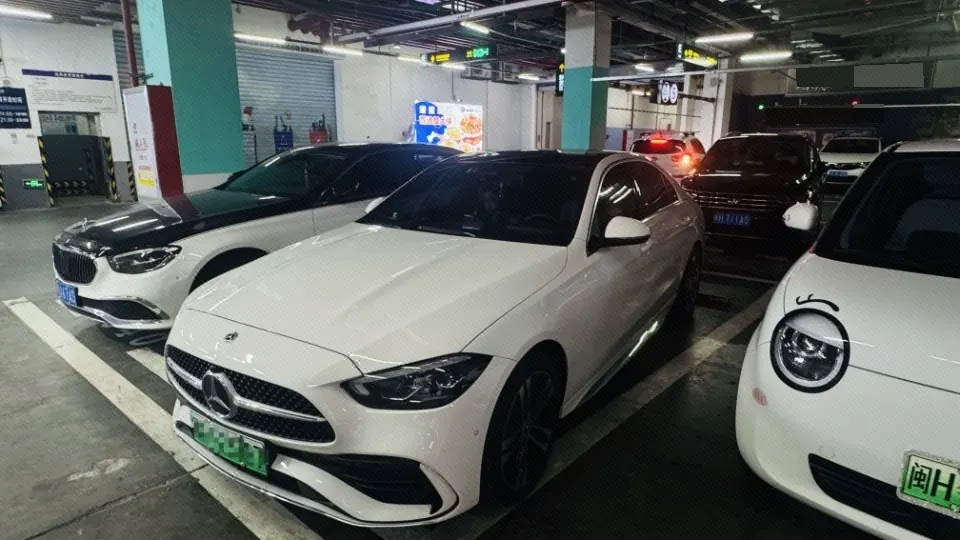 打开图片灯箱:Mercedes Benz Class C 2024 C 350 e L 2.0T (Change 3) Automatic Gear