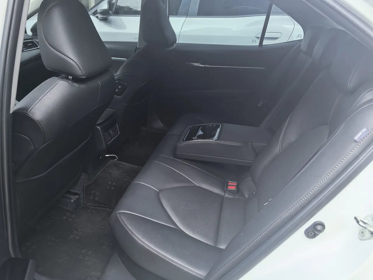 Toyota 2021 Camry Dual Engine 2.5HG Stepless Deluxe Automatic Gear 2