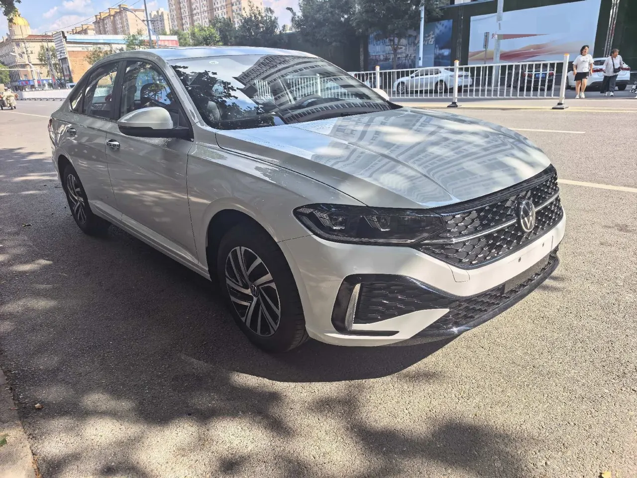 Volkswagen 2024 LaVida 1.5 Star 5 Million Edition Automatic Gear 3