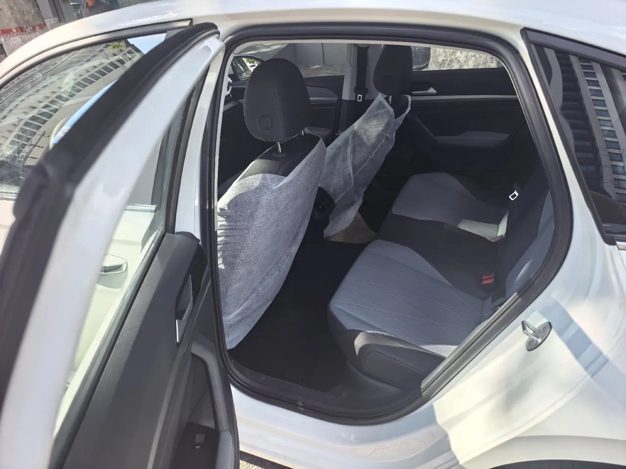 Volkswagen 2024 LaVida 1.5 Star 5 Million Edition Automatic Gear 9