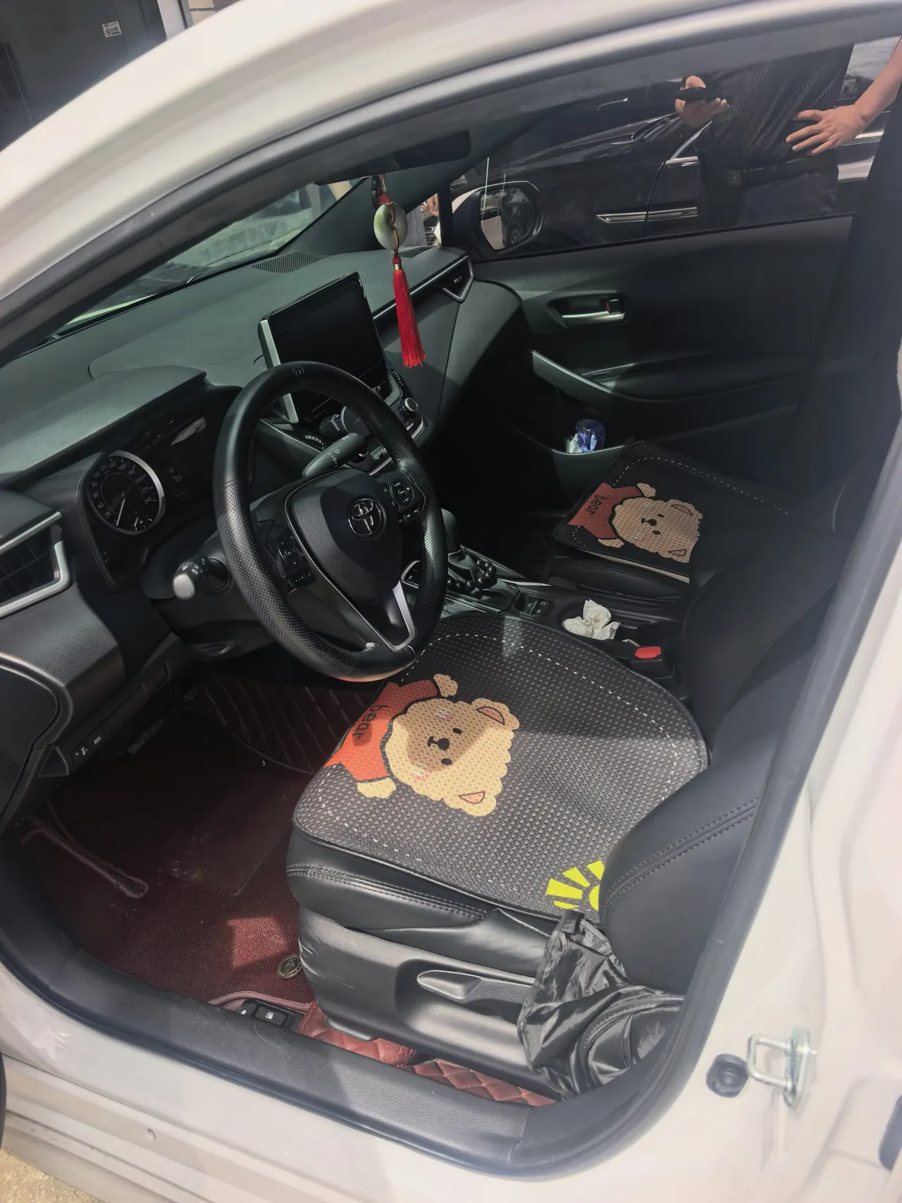 Toyota 2022 Lei Ling 1.2T Stepless 185T Deluxe Automatic Gear 2