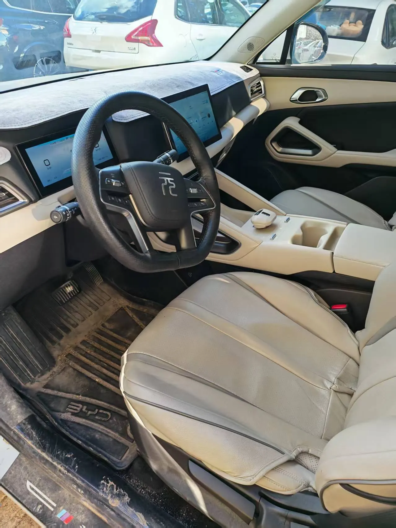 BYD 2024 Yuan UP 401KM Vital Edition Automatic Gear 3