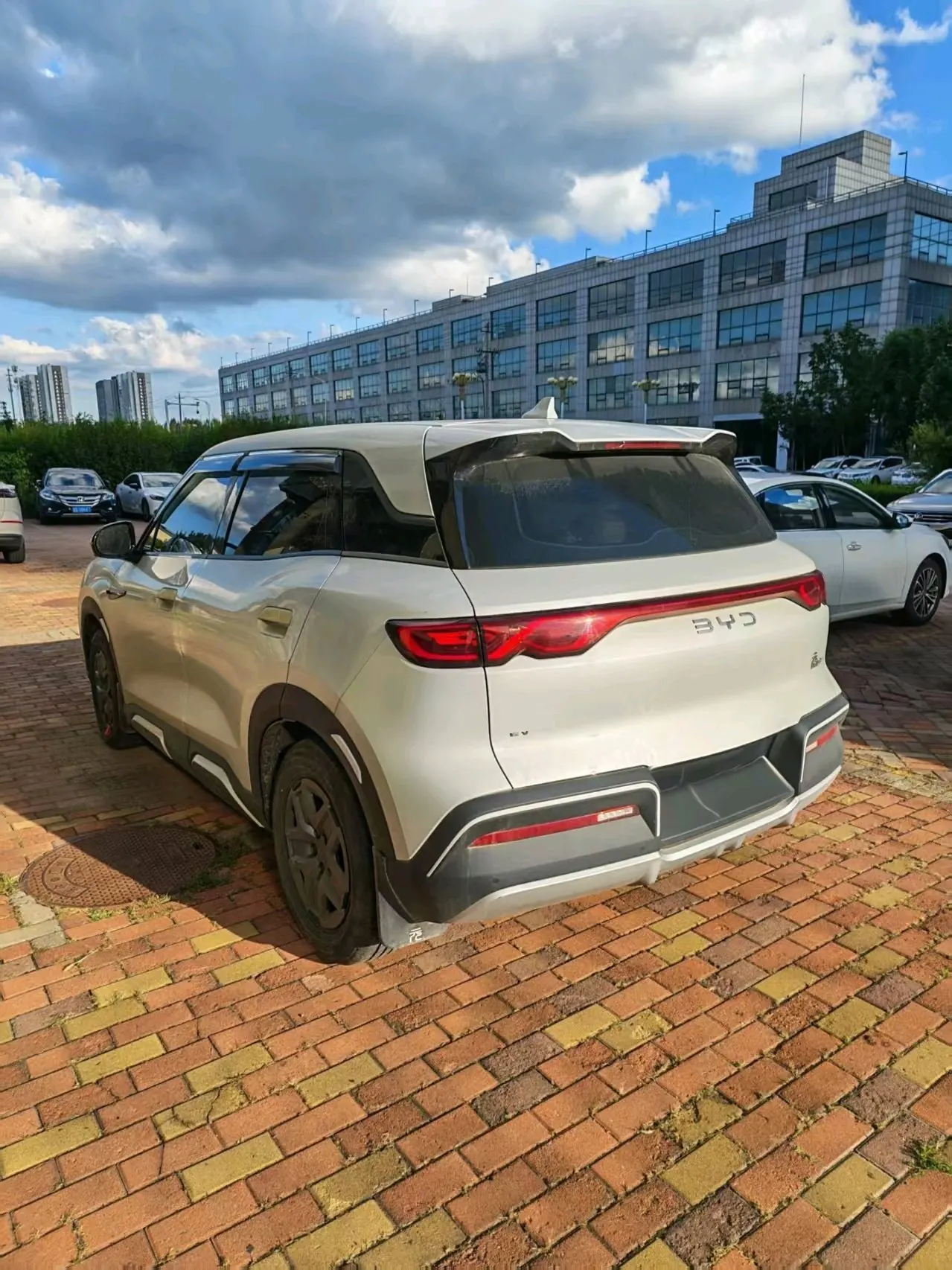 BYD 2024 Yuan UP 401KM Vital Edition Automatic Gear 5
