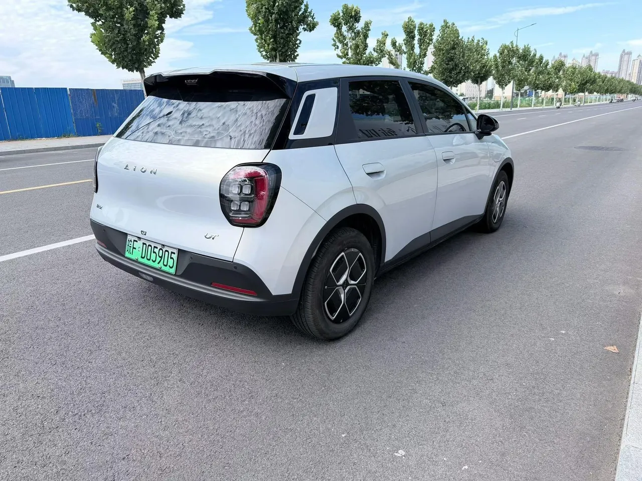 GAC Aion 2025 AION UT 330 Star Edition Automatic Gear 3