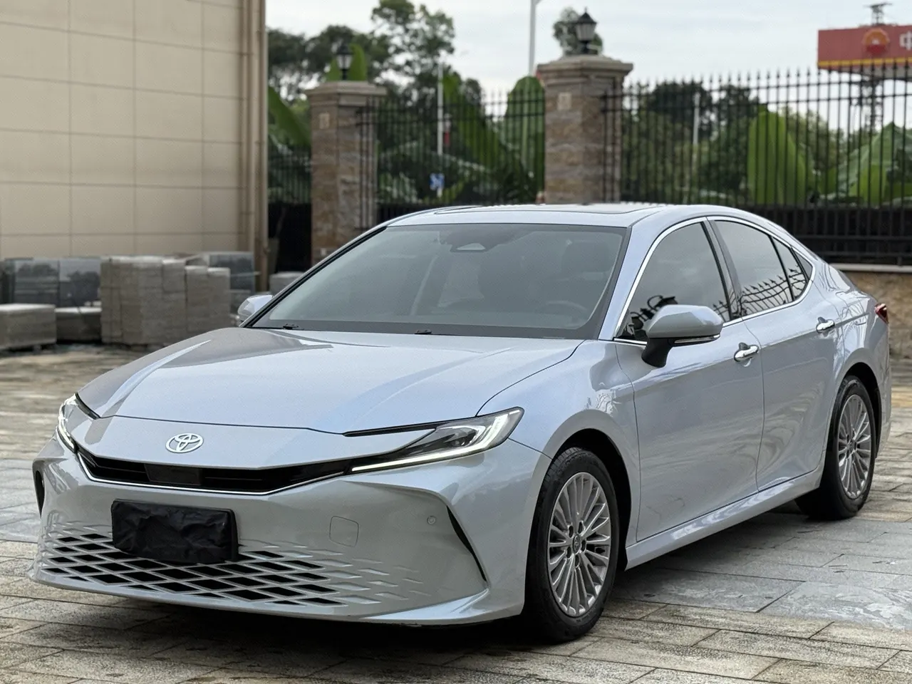 Open image lightbox: Toyota 2024 Camry 2.0GVP Stepless Deluxe Edition Automatic Transmission
