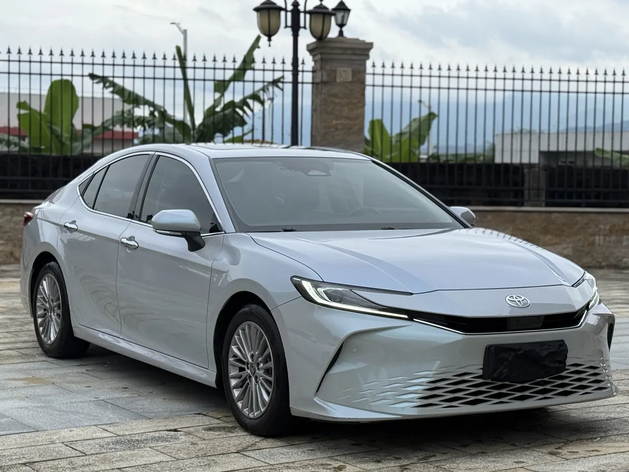 Toyota 2024 Camry 2.0GVP Stepless Deluxe Edition Automatic Transmission 3