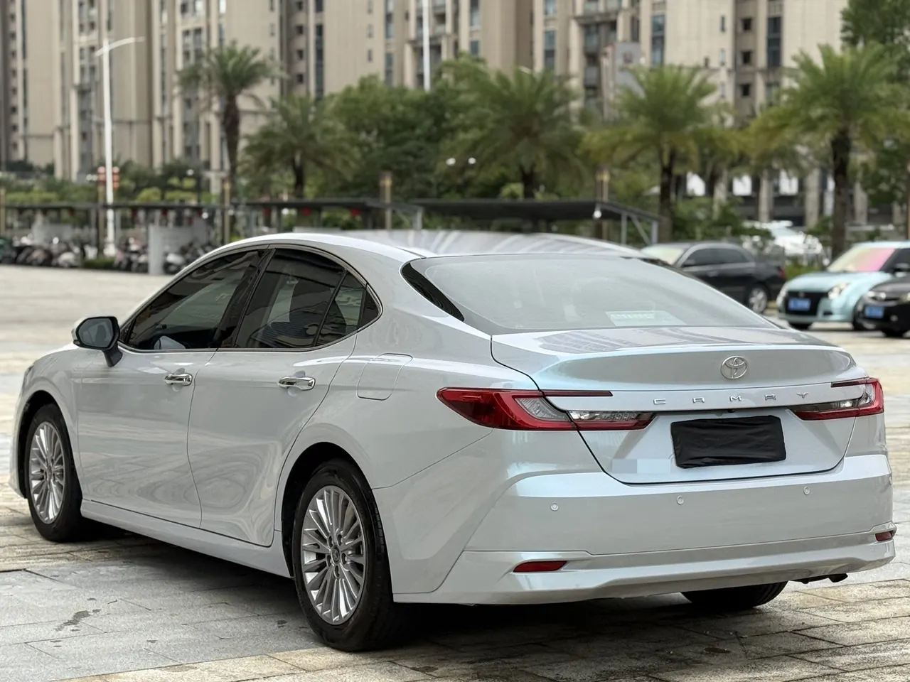 Toyota 2024 Camry 2.0GVP Stepless Deluxe Edition Automatic Transmission 6