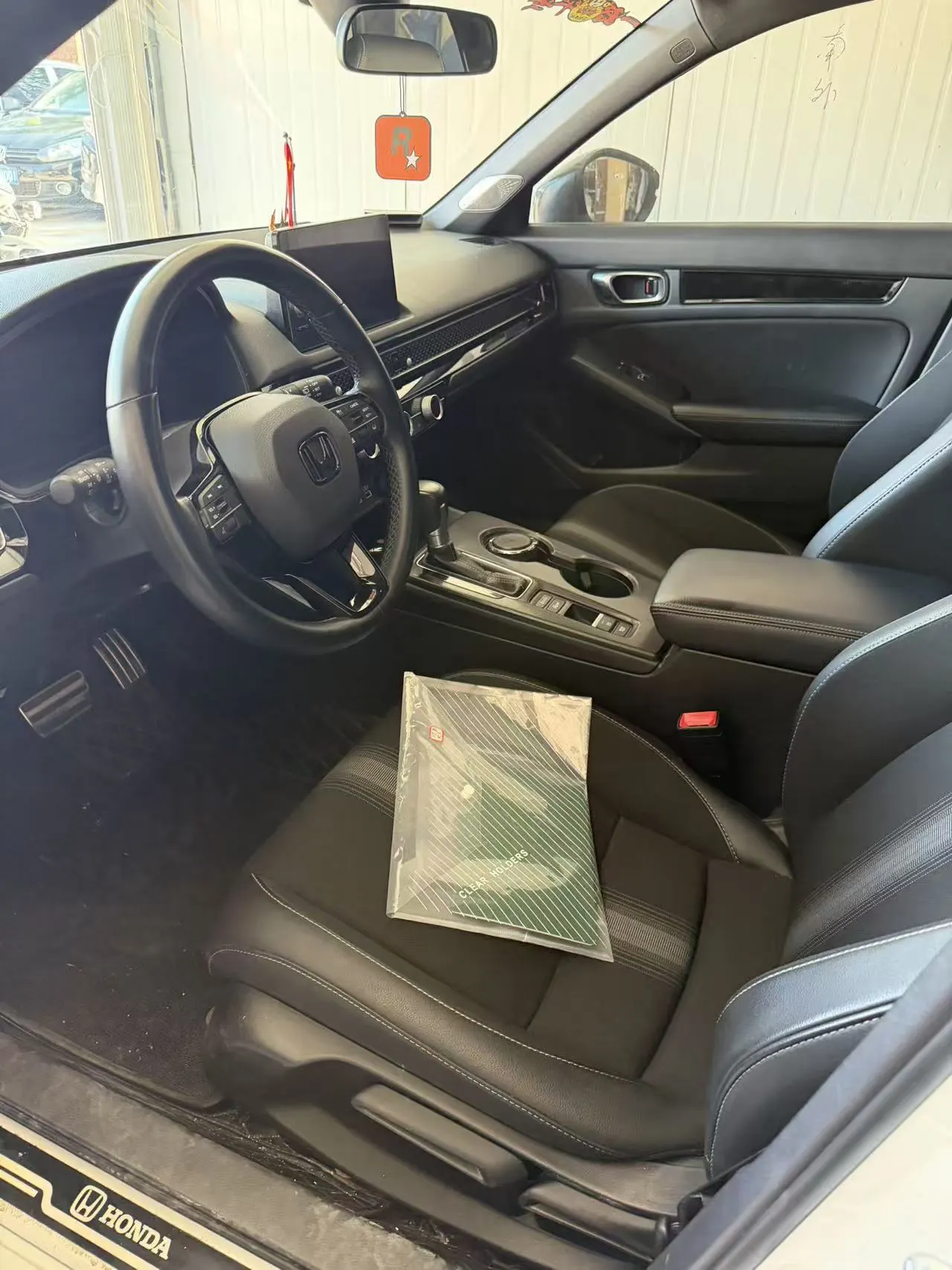 Honda 2023 Civic Hatchback 1.5T Stepless 240TURBO Extreme Automatic Gear 2