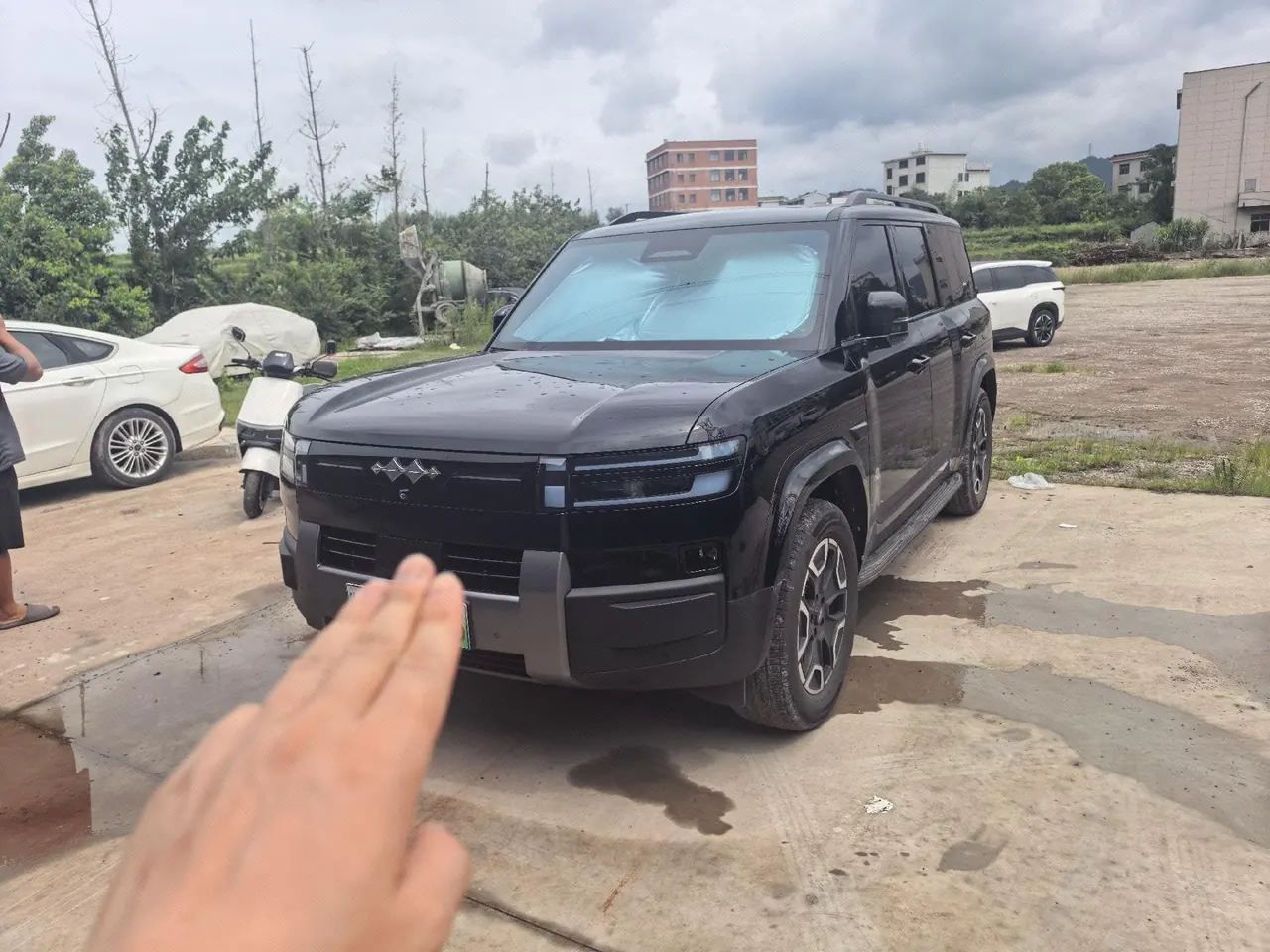 Open image lightbox: FangChengBao 2025 Titanium 7 1.5T Stepless 200KM Two-Drive Max Edition Automatic Gear