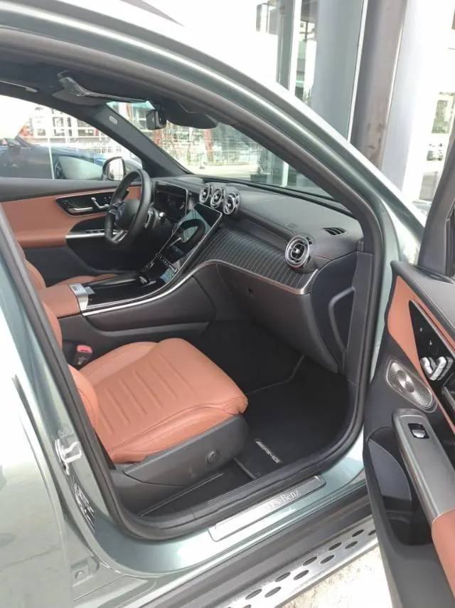 Mercedes Benz 2025 GLC 300 L 4MATIC 48V 2.0T Luxury 5-seat Automatic Gear 4