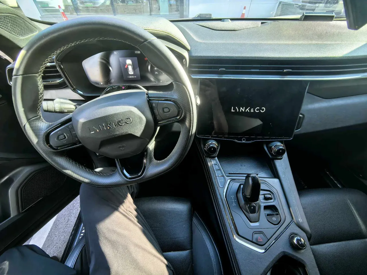 LYNK&amp;CO 2023 LYNK&amp;CO 01 2.0TD 4-wheel drive night version automatic gear 3