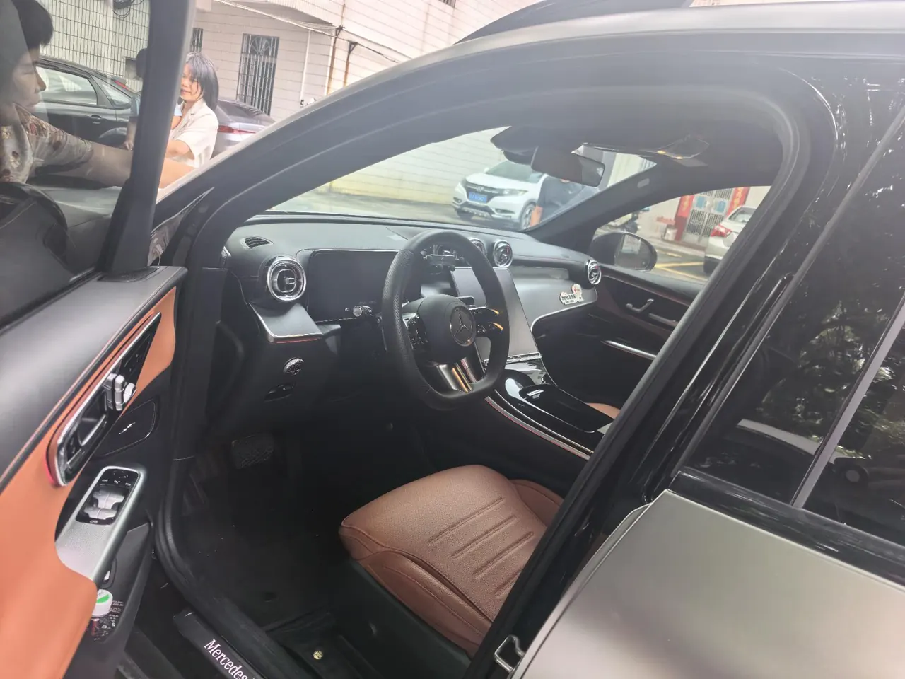 Mercedes Benz 2023 GLC 260 L 4MATIC 48V 2.0T Luxury 5-seat Automatic Gear 5