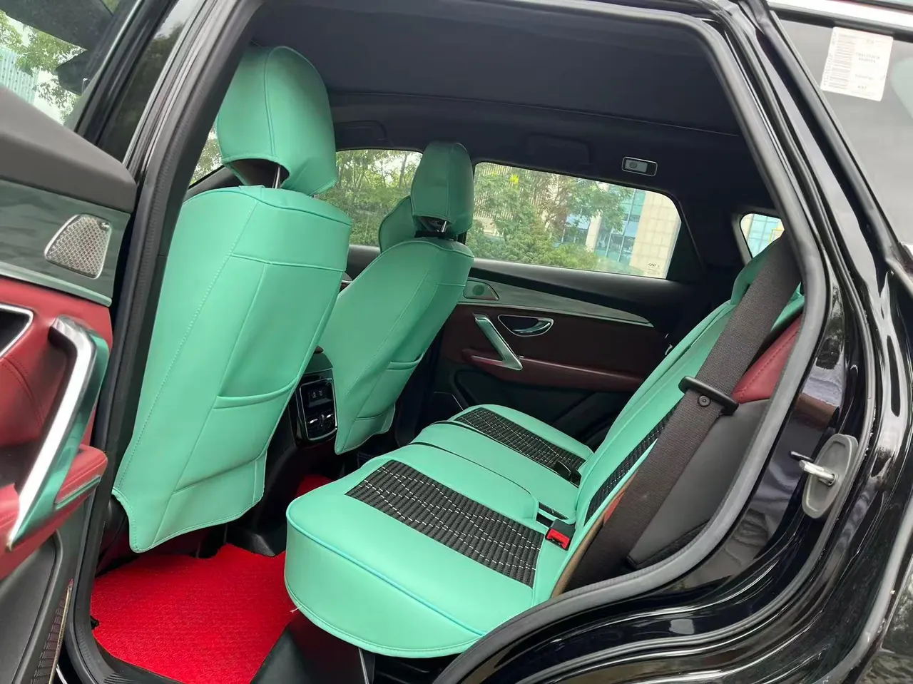 Jetour 2023 X70 PLUS 1.6T Strong PRO 5-seat Automatic Gear 6