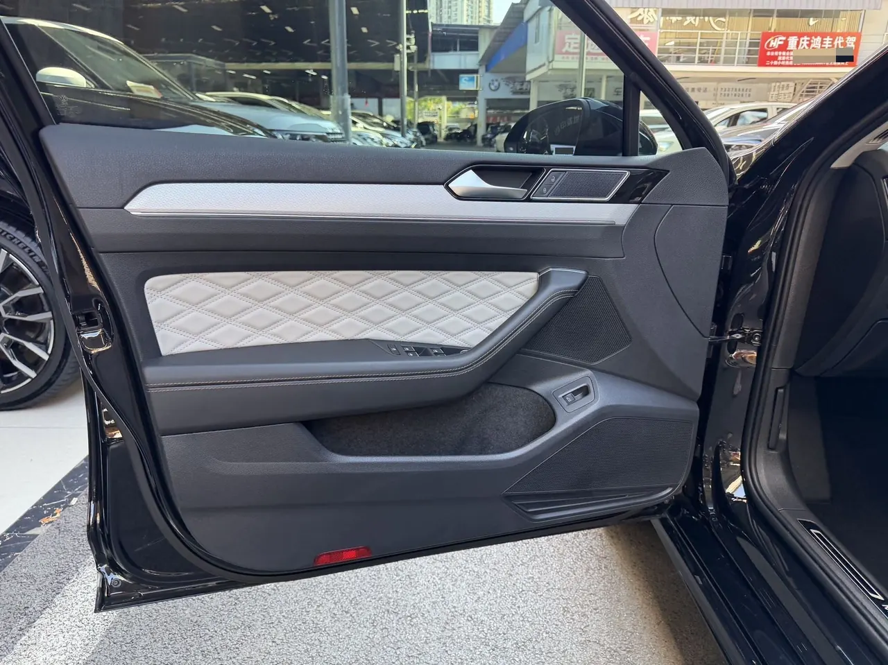 Volkswagen 2023 Magotan 2.0TSI 330TSI 2 million Commemorative Luxury Automatic Gear 11