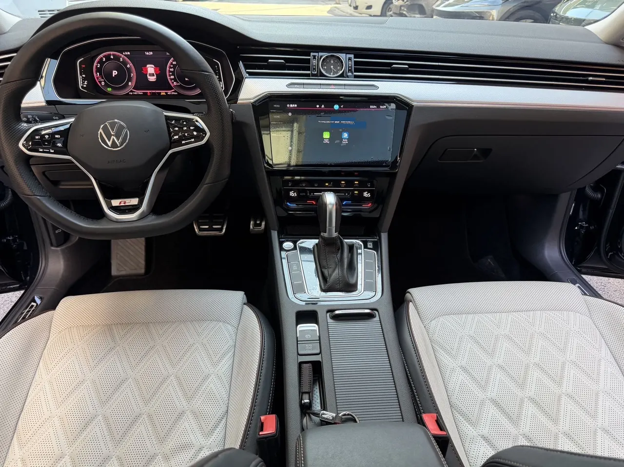 Volkswagen 2023 Magotan 2.0TSI 330TSI 2 million Commemorative Luxury Automatic Gear 17
